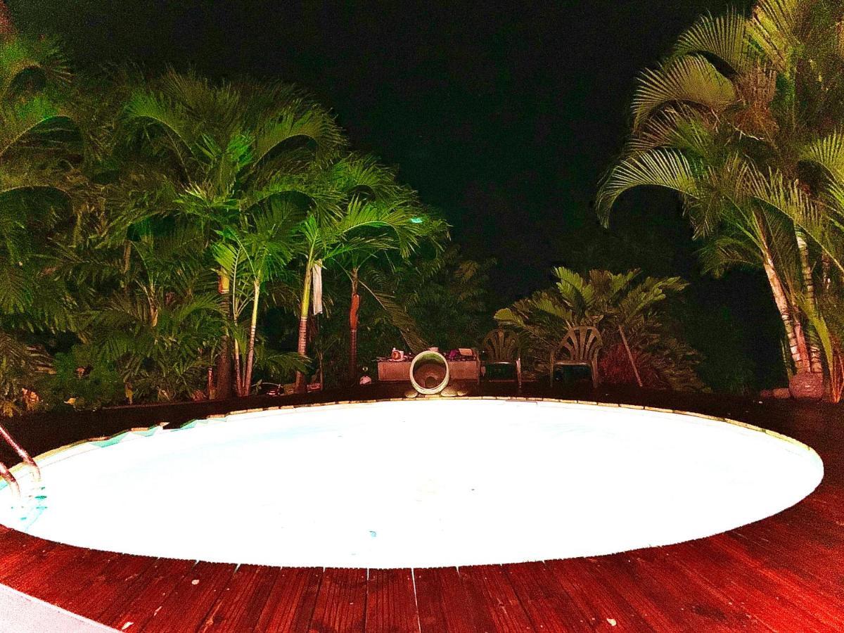 Lodge Pamplemousse Avec Piscine Privative , Dans Parc Calme A 500 M Plage Ле Карбе Екстериор снимка